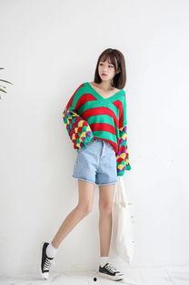 蓝色毛衣吃瓜,揭秘娱乐圈的甜蜜与苦涩