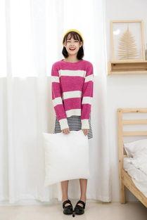 蓝色毛衣吃瓜,揭秘娱乐圈的甜蜜与苦涩