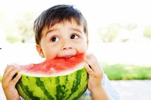 和朋友说吃瓜,跟随朋友一起吃瓜，探寻明星幕后故事