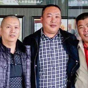 三兄弟吃瓜头像,共享夏日清凉时光