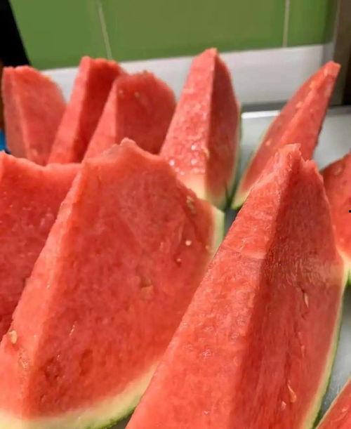 吃瓜锤门,揭秘网络舆论的狂欢与反思