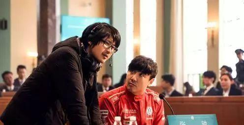 韩寒说吃瓜群众,揭秘网络围观背后的真相