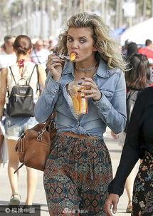 安娜吃瓜照片文案