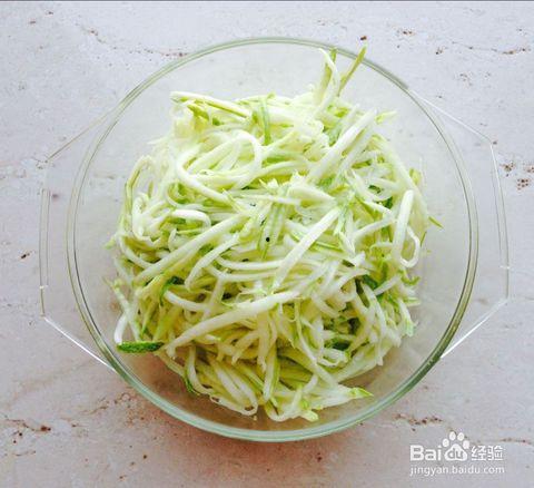 角瓜能凉拌吃,角瓜凉拌，家常美味新体验