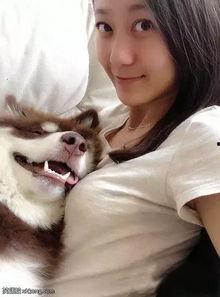 姐妹吃瓜照片搞笑