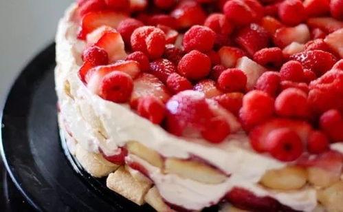 铁盆草莓蛋糕吃瓜,甜蜜瓜果与烘焙艺术的完美邂逅