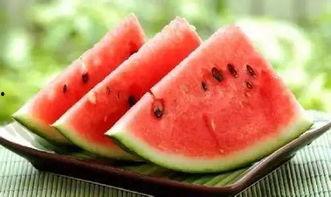 校园吃瓜的场面,揭秘校园里的八卦风云